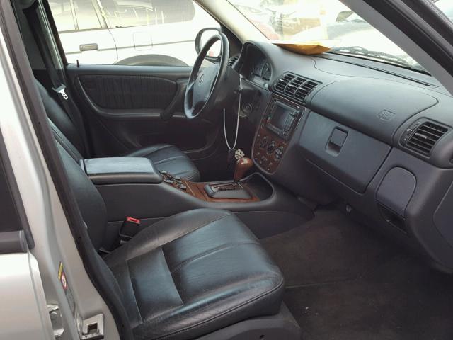 4JGAB72E0YA162888 - 2000 MERCEDES-BENZ ML 430 银色 照片 5