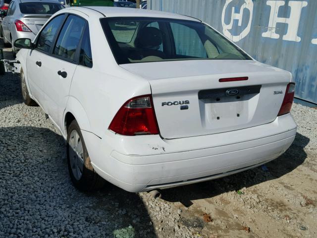 1FAFP34N26W179862 - 2006 FORD FOCUS ZX4 WHITE photo 3