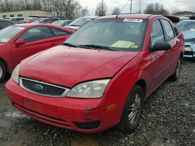 1FAFP34N85W256961 - 2005 FORD FOCUS ZX4 RED photo 2