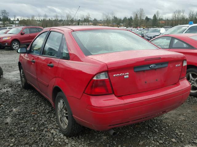 1FAFP34N85W256961 - 2005 FORD FOCUS ZX4 RED photo 3