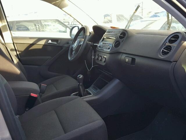 WVGCV7AX1CW519963 - 2012 VOLKSWAGEN TIGUAN S SILVER photo 5