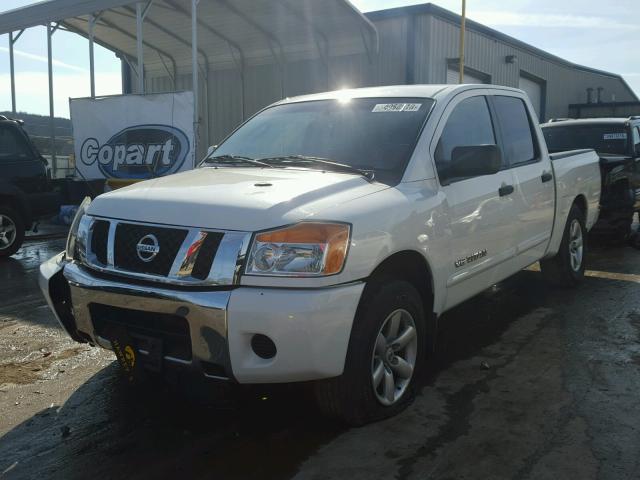 1N6BA07D98N340323 - 2008 NISSAN TITAN XE WHITE photo 2