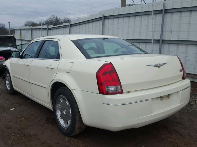 2C3AA53G75H624098 - 2005 CHRYSLER 300 TOURIN CREAM photo 3