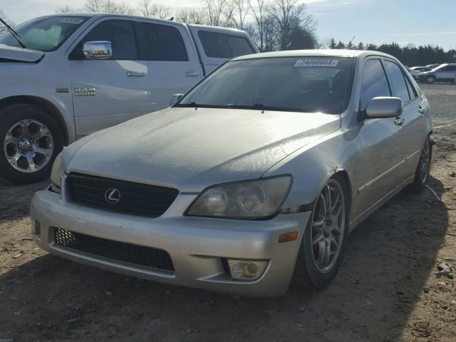 JTHBD192430068019 - 2003 LEXUS IS 300 SILVER photo 2