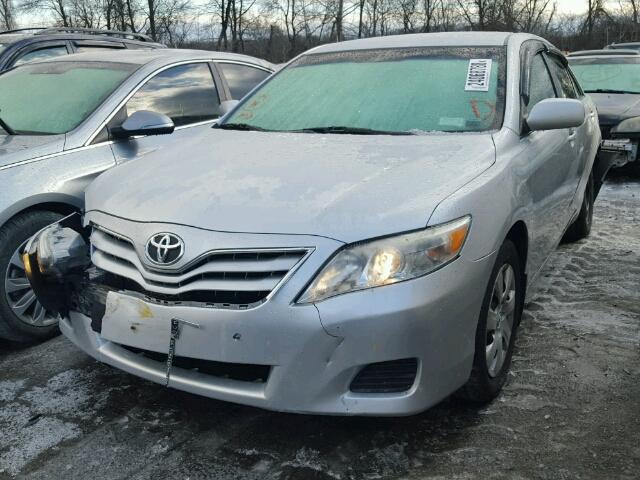 4T1BF3EK4BU218601 - 2011 TOYOTA CAMRY BASE SILVER photo 2