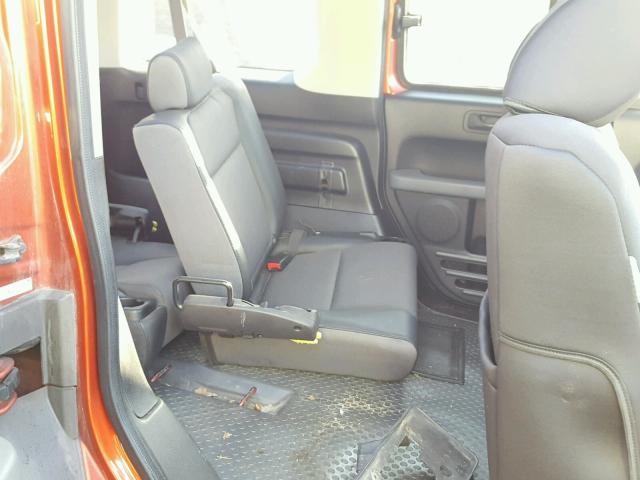 5J6YH28654L026852 - 2004 HONDA ELEMENT EX ORANGE photo 6