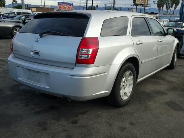 2D4FV47T56H227226 - 2006 DODGE MAGNUM SE SILVER photo 4