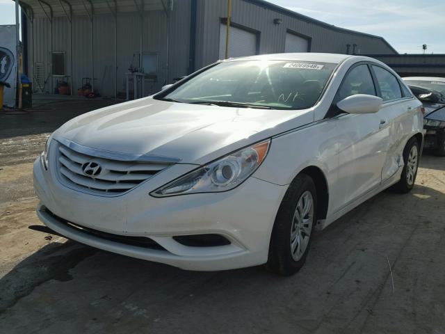 5NPEB4AC3CH354893 - 2012 HYUNDAI SONATA GLS WHITE photo 2