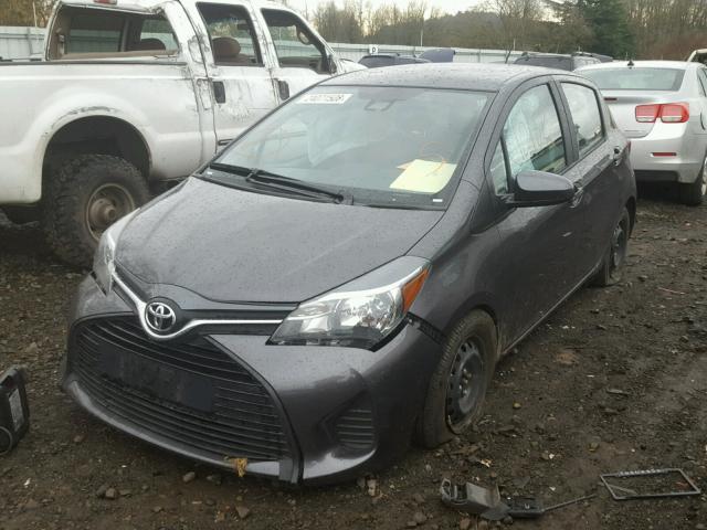 VNKKTUD36HA080302 - 2017 TOYOTA YARIS L GRAY photo 2