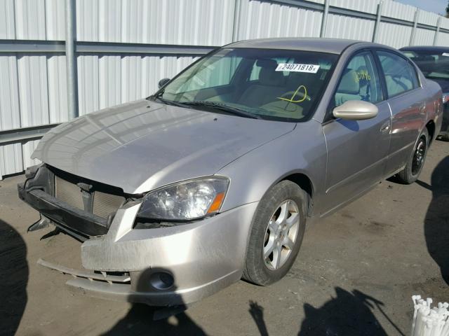 1N4AL11D75C297928 - 2005 NISSAN ALTIMA S GOLD photo 2