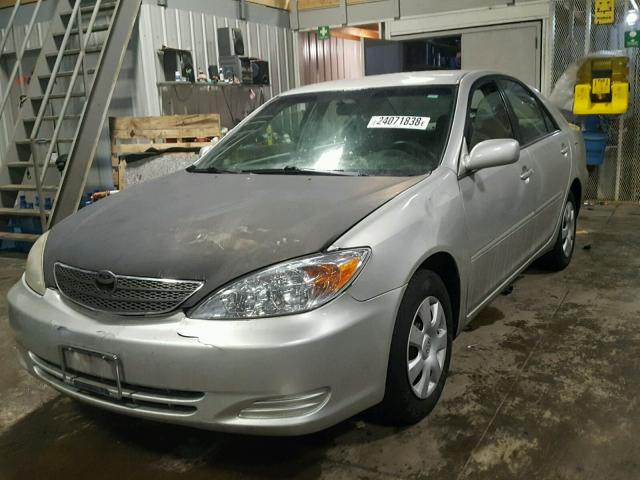 4T1BE32K34U855280 - 2004 TOYOTA CAMRY LE SILVER photo 2