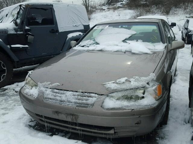 4T1BG22K6XU426644 - 1999 TOYOTA CAMRY CE TAN photo 2