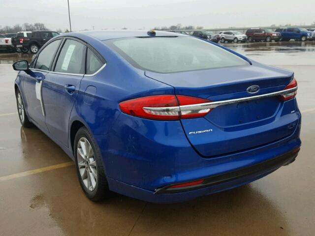 3FA6P0H71HR417250 - 2017 FORD FUSION SE BLUE photo 3