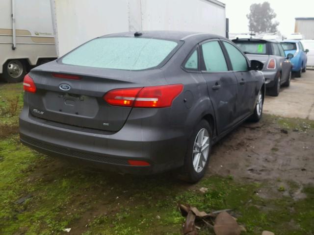 1FADP3F28HL226231 - 2017 FORD FOCUS SE GRAY photo 4