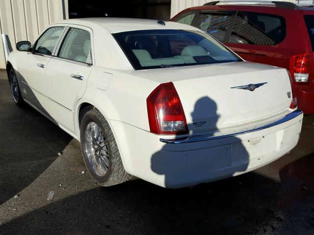 2C3AA63HX5H609481 - 2005 CHRYSLER 300C WHITE photo 3