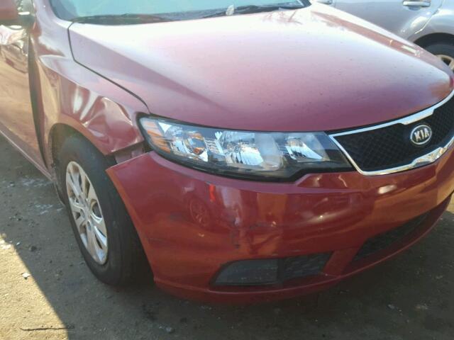 KNAFU4A23B5395851 - 2011 KIA FORTE EX RED photo 9