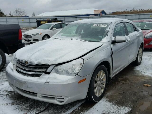 1C3CC5FB0AN131271 - 2010 CHRYSLER SEBRING LI SILVER photo 2