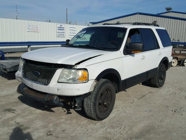 1FMPU17585LA27930 - 2005 FORD EXPEDITION WHITE photo 2