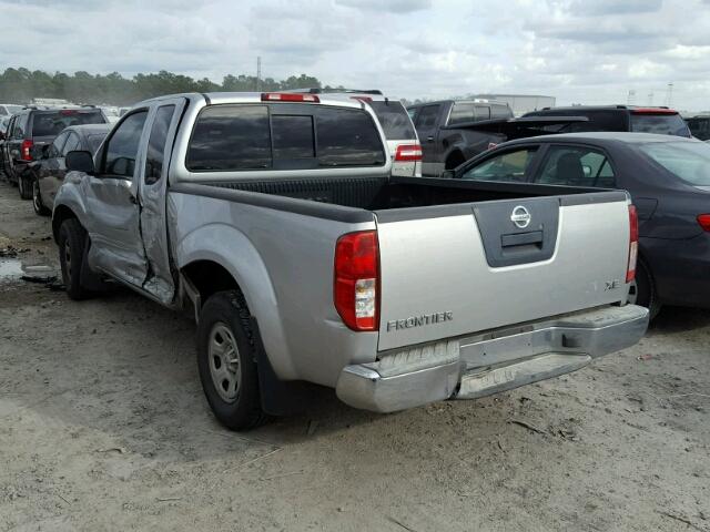 1N6BD06T75C455445 - 2005 NISSAN FRONTIER K SILVER photo 3