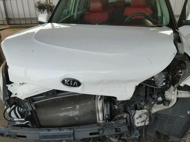 KNDJT2A20B7706449 - 2011 KIA SOUL + WHITE photo 7