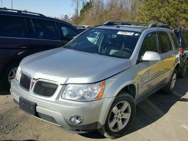 2CKDL73F666055756 - 2006 PONTIAC TORRENT SILVER photo 2