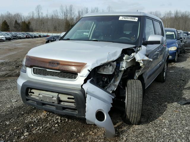 KNDJT2A21B7339111 - 2011 KIA SOUL + SILVER photo 2