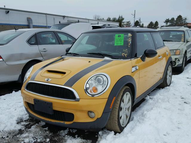 WMWMF73577TL83392 - 2007 MINI COOPER S YELLOW photo 2