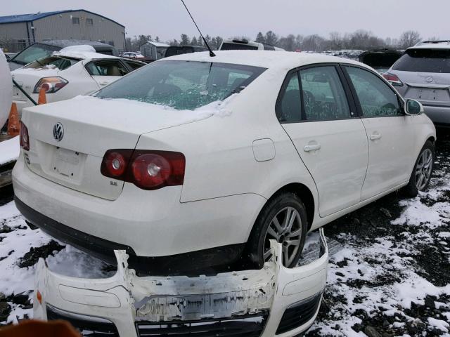 3VWJZ71KX8M032401 - 2008 VOLKSWAGEN JETTA S WHITE photo 4