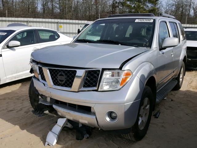 5N1AR18W27C611743 - 2007 NISSAN PATHFINDER SILVER photo 2