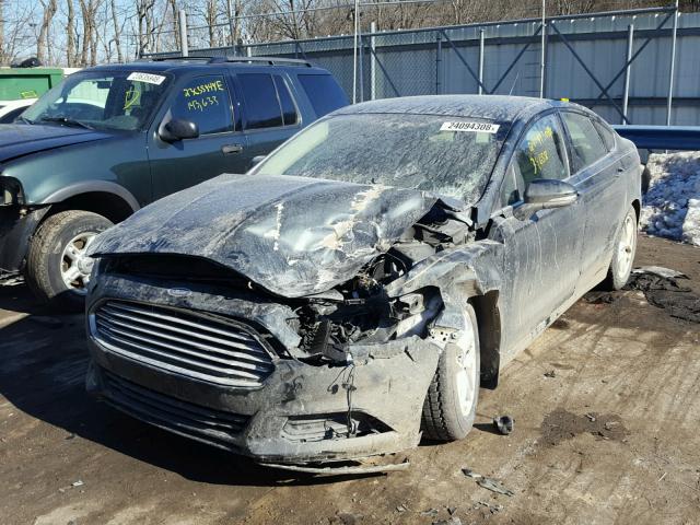 3FA6P0H75FR168027 - 2015 FORD FUSION SE GREEN photo 2