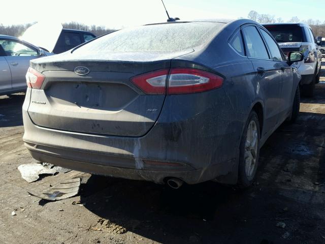 3FA6P0H75FR168027 - 2015 FORD FUSION SE GREEN photo 4