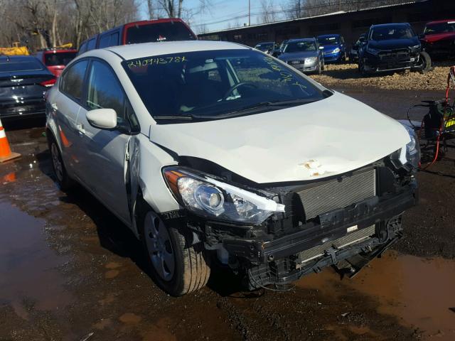 KNAFK4A67F5286341 - 2015 KIA FORTE LX WHITE photo 1