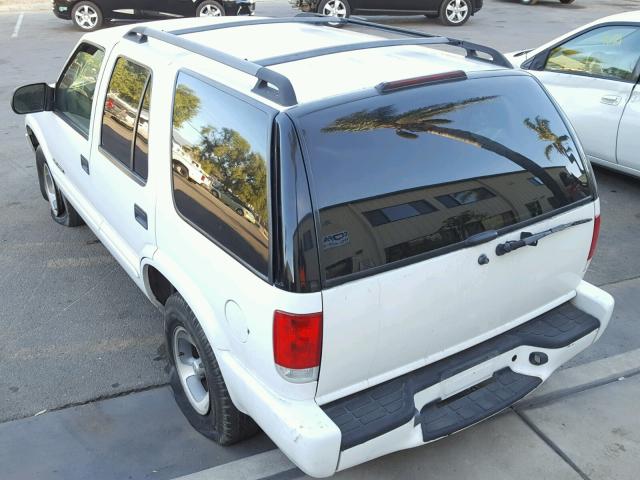 1GNCS13X53K147369 - 2003 CHEVROLET BLAZER WHITE photo 3