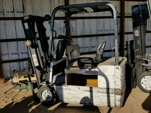 6MM01708 - 1996 CATERPILLAR FORKLIFT WHITE photo 3