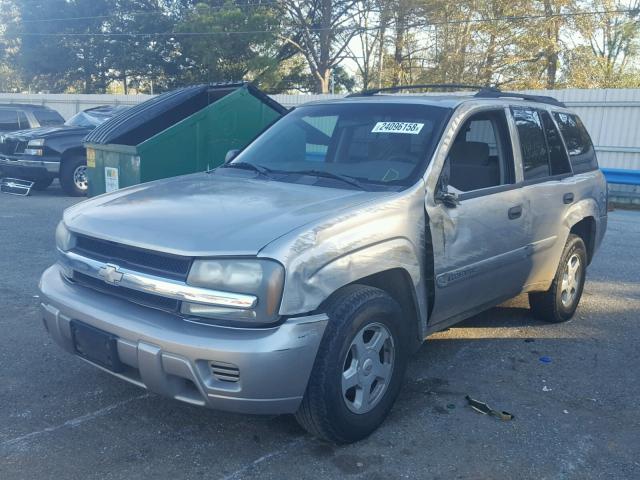 1GNDS13SX22216905 - 2002 CHEVROLET TRAILBLAZE SILVER photo 2