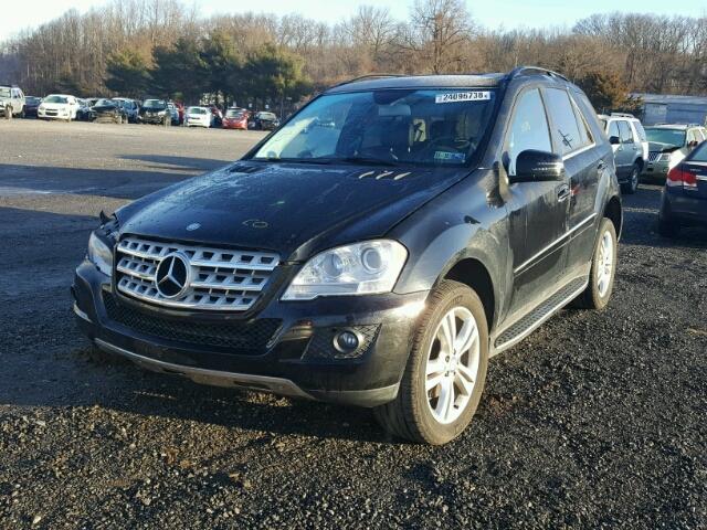 4JGBB8GB9BA627572 - 2011 MERCEDES-BENZ ML 350 4MA BLACK photo 2