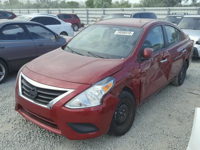 3N1CN7AP4HK425098 - 2017 NISSAN VERSA S RED photo 2