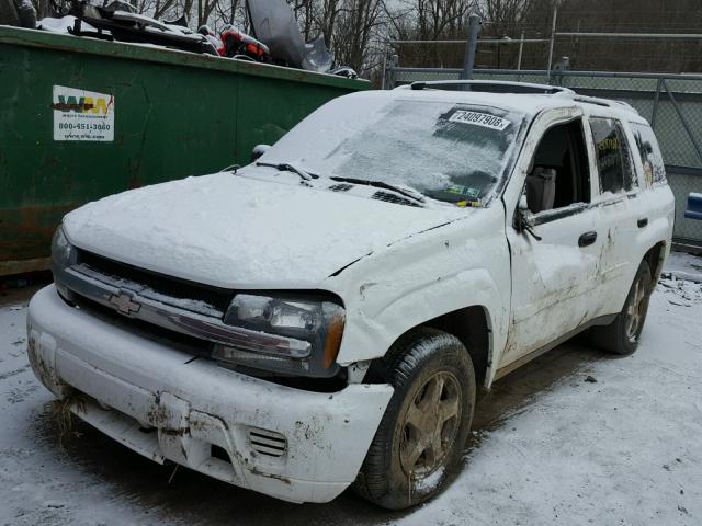 1GNDT13S362141855 - 2006 CHEVROLET TRAILBLAZE WHITE photo 2