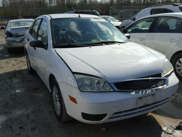 1FAFP34N06W194098 - 2006 FORD FOCUS ZX4 WHITE photo 1