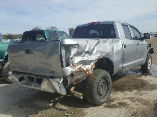 5TFRU5F11DX030307 - 2013 TOYOTA TUNDRA DOU SILVER photo 4