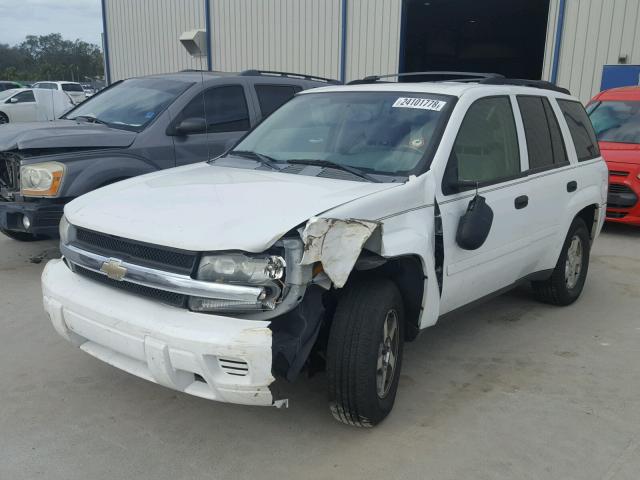 1GNDT13S362230325 - 2006 CHEVROLET TRAILBLAZE WHITE photo 2