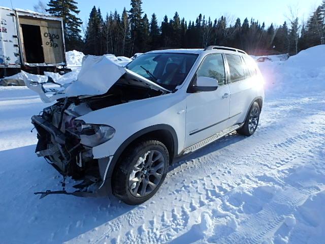 5UXZV4C50BL400888 - 2011 BMW X5 XDRIVE3 WHITE photo 2