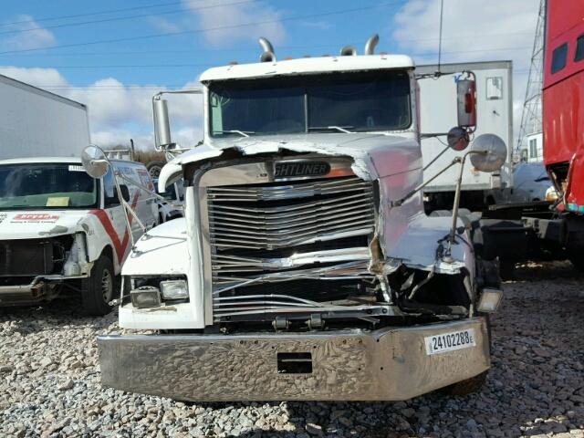 1FUYDXYB9TL728224 - 1996 FREIGHTLINER CONVENTION WHITE photo 9