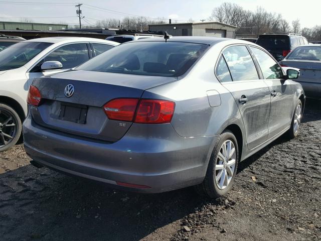 3VWD17AJ8EM361878 - 2014 VOLKSWAGEN JETTA SE GRAY photo 4