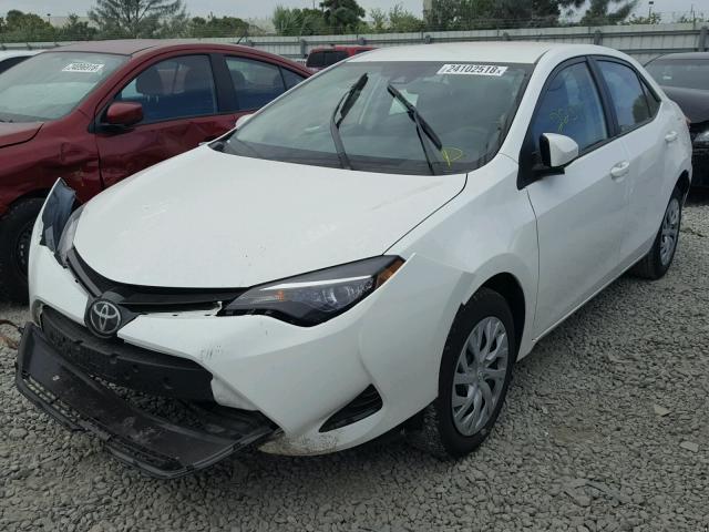 5YFBURHE0HP613285 - 2017 TOYOTA COROLLA L WHITE photo 2