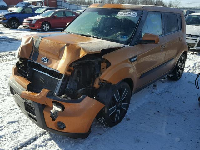 KNDJT2A22A7106840 - 2010 KIA SOUL + ORANGE photo 2