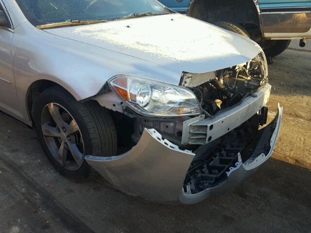 1G1ZC5E0XCF266561 - 2012 CHEVROLET MALIBU 1LT 银色 照片 9