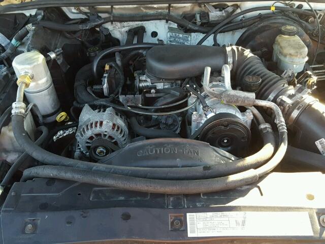 1GCCS14W5Y8206813 - 2000 CHEVROLET S TRUCK S1 WHITE photo 7