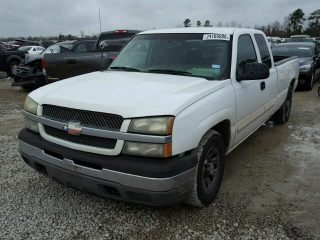 1GCEC19V35E189030 - 2005 CHEVROLET SILVERADO WHITE photo 2