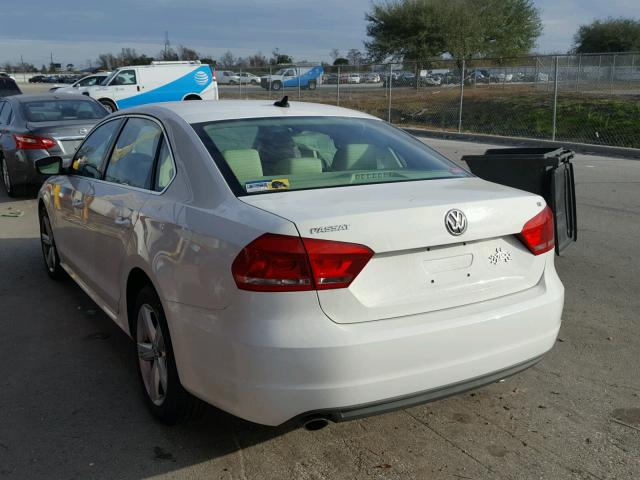 1VWBH7A3XDC089550 - 2013 VOLKSWAGEN PASSAT SE WHITE photo 3